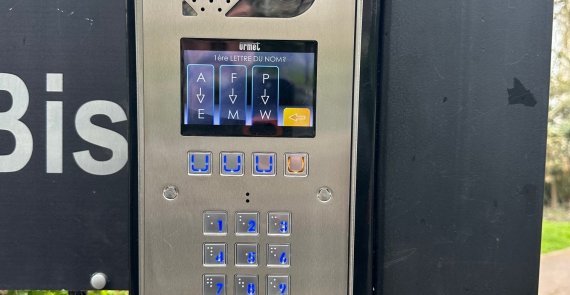 Interphone Urmet après LE RAINCY